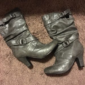 Grey boots super clean & cute
